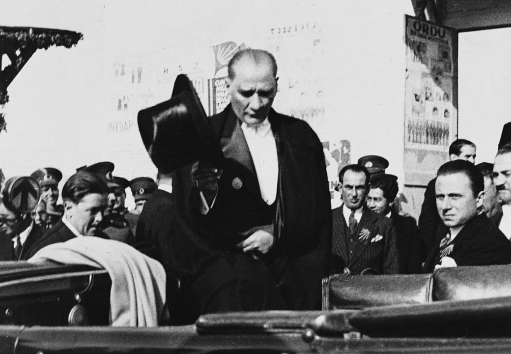 10 Kasım Atatürk’ü Anma Günü Kurumsal Mesaj Örnekleri